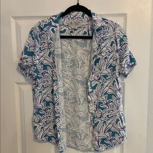 Penguin Teal and White Leaf Print Shirt